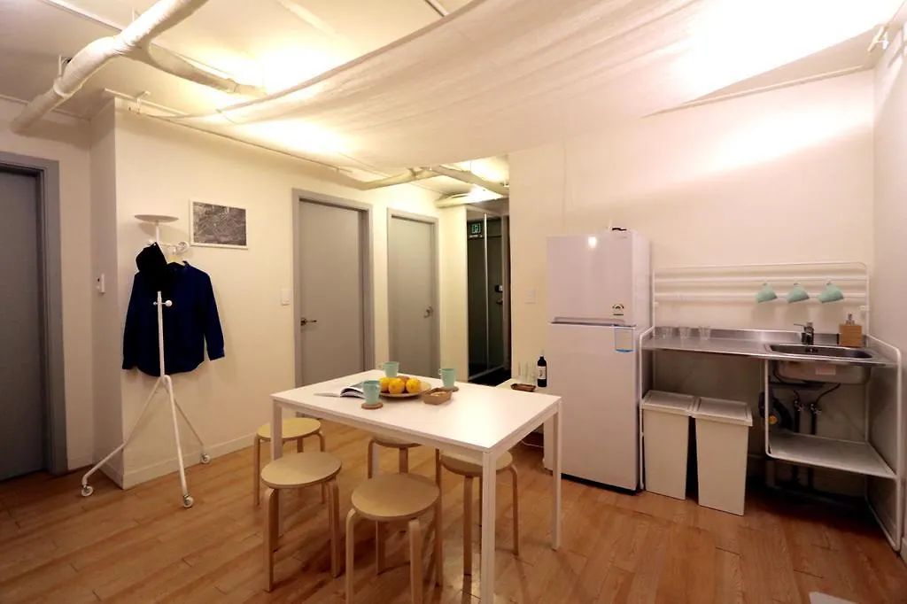 Nueh Guesthouse Σεούλ Πανσιόν